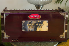 MAHARAJA MUSICALS Harmonium - A440 - 7 Stopper - Mahogany - DB